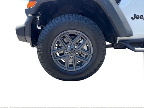 Used 2025 Jeep Wrangler Sport AWD/4WD image 27