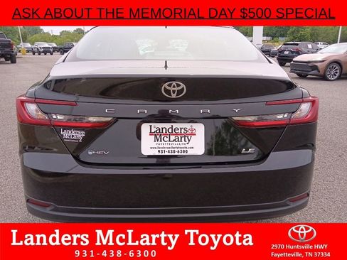 Used 2025 Toyota Camry LE FWD image 4