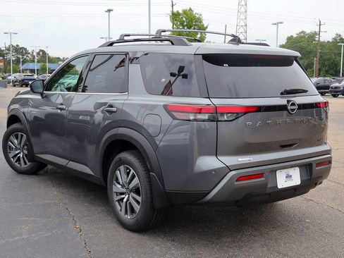 New 2026 Nissan Pathfinder SL FWD image 2