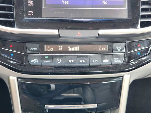 Used 2017 Honda Accord EX-L image 18