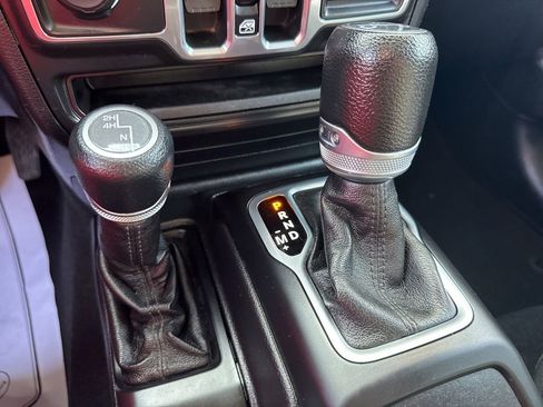 Certified 2018 Jeep Wrangler Unlimited Sport S AWD/4WD image 16