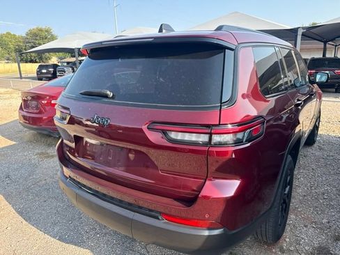 Used 2024 Jeep Grand Cherokee L Laredo AWD/4WD image 4