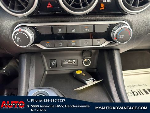 Used 2025 Nissan Sentra SV FWD image 17