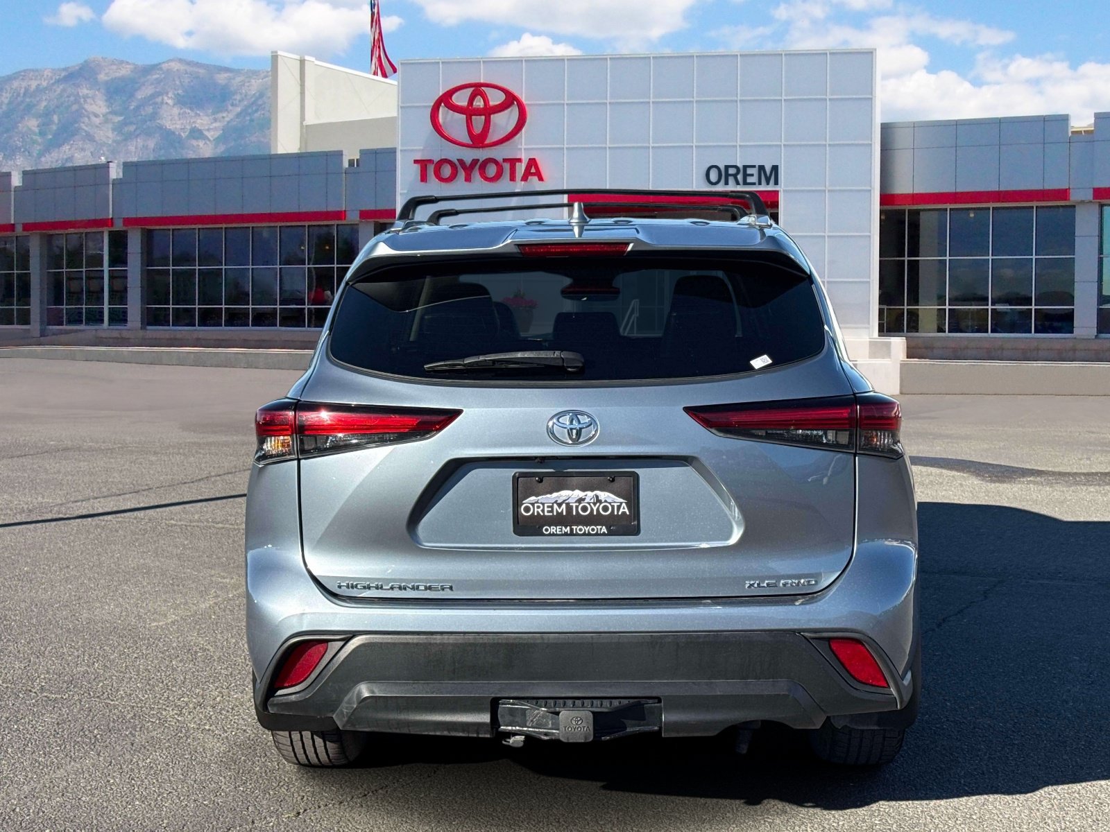 Used 2022 Toyota Highlander XLE AWD/4WD image 5