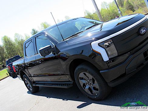 New 2025 Ford F150 Lightning Flash image 25