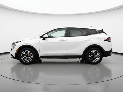 Used 2025 Kia Sportage LX FWD image 5