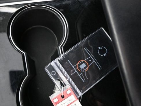 Used 2018 Tesla Model 3 Long Range image 10