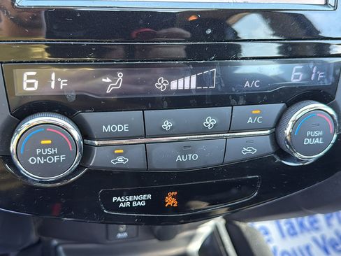 Used 2016 Nissan Rogue SV w/ SV Premium Package AWD/4WD image 15