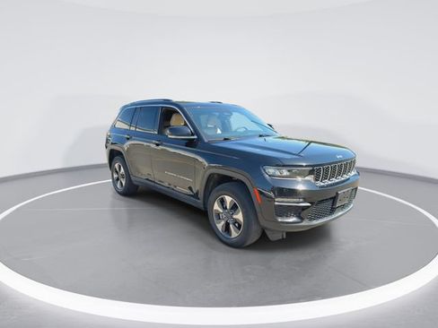 Used 2023 Jeep Grand Cherokee 4WD 4xe image 2