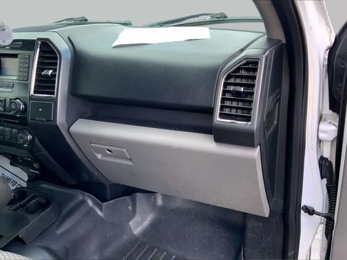 Used 2016 Ford F150 XLT AWD/4WD image 18