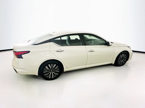 Used 2023 Nissan Altima 2.5 SV image 10