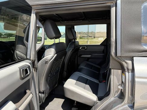 Used 2021 Ford Bronco Black Diamond w/ Sasquatch Package AWD/4WD image 10