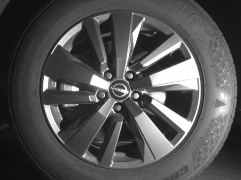 Used 2025 Nissan Pathfinder SV AWD/4WD image 9