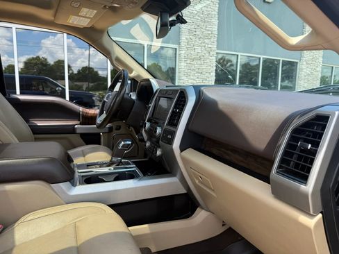 Used 2019 Ford F150 Lariat w/ Equipment Group 502A Luxury AWD/4WD image 16