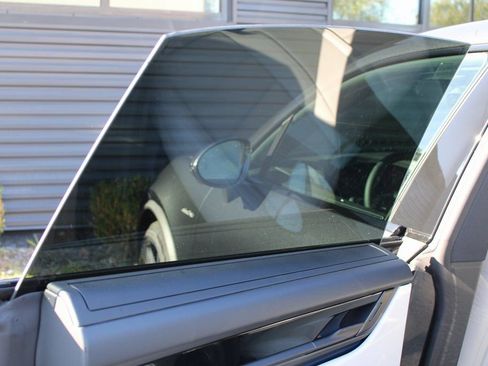 New 2025 Porsche Macan 4S Electric image 34