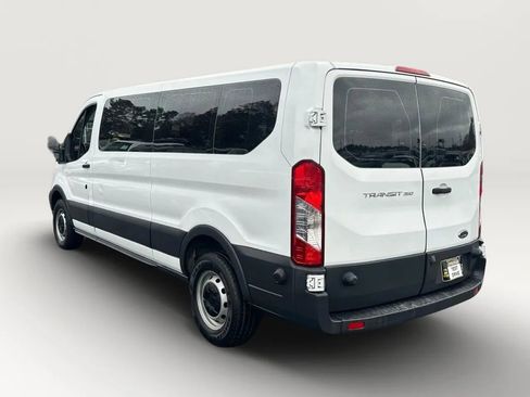 Used 2017 Ford Transit 350 XL image 6