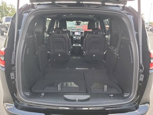New 2026 Chrysler Pacifica Select w/ S Appearance Package FWD image 8