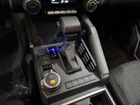 Used 2026 Toyota 4Runner SR5 AWD/4WD image 18