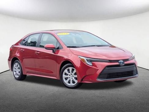 Certified 2024 Toyota Corolla LE FWD image 2