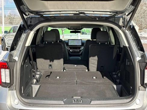 Used 2025 Ford Explorer Active w/ Active Comfort Package image 17