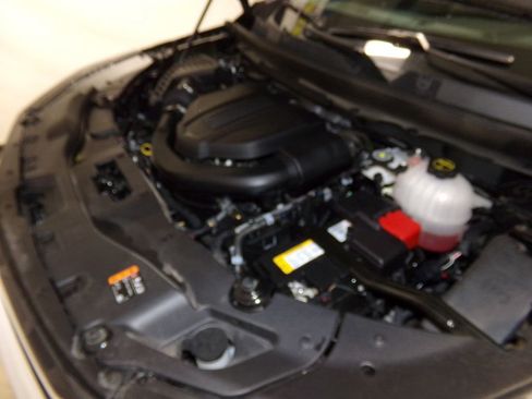 Used 2025 Chevrolet Traverse LT image 27