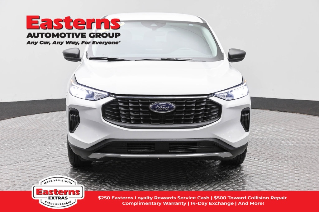 Used 2025 Ford Escape Active FWD image 3