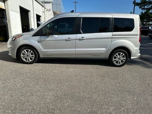 Used 2021 Ford Transit Connect XLT FWD image 2