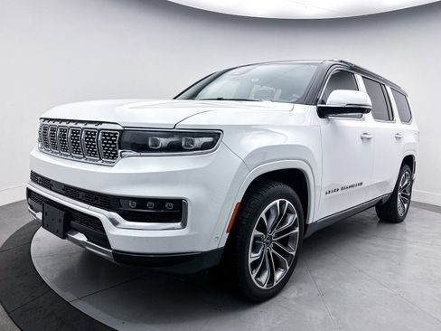 Used 2022 Jeep Grand Wagoneer Series III w/ Flexible Seating Group image 13