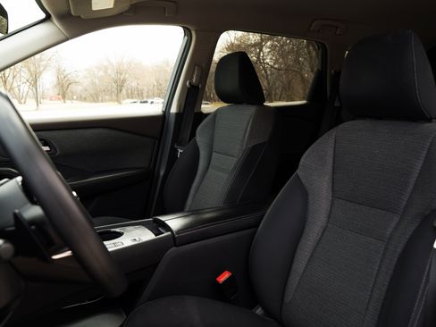 Used 2021 Nissan Rogue SV image 17