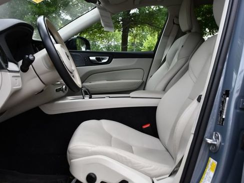 Certified 2024 Volvo XC60 B5 Plus w/ Climate Package AWD/4WD image 12