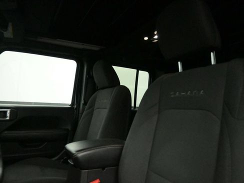Used 2020 Jeep Wrangler Unlimited Sahara AWD/4WD image 12