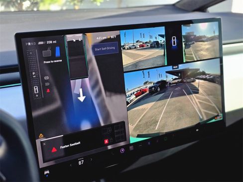 Used 2024 Tesla Cybertruck AWD Crew Cab image 22