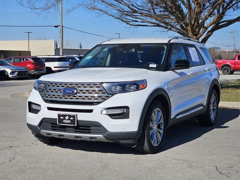 Used 2023 Ford Explorer Limited image 2