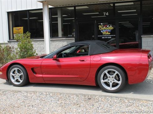 Used 2002 Chevrolet Corvette Convertible w/ Preferred Equipment Group2 RWD image 5