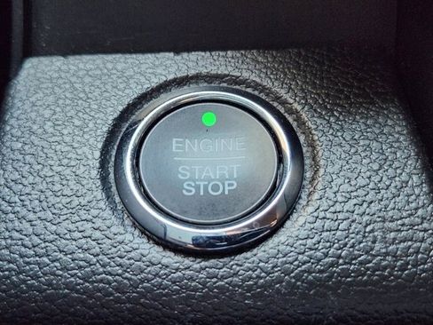 Used 2021 Ford Expedition XLT image 19