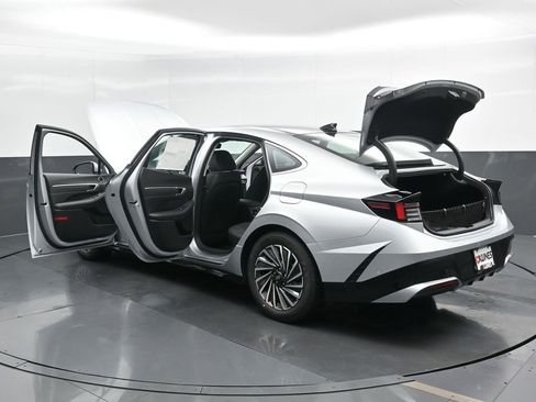 Used 2025 Hyundai Sonata Limited image 57