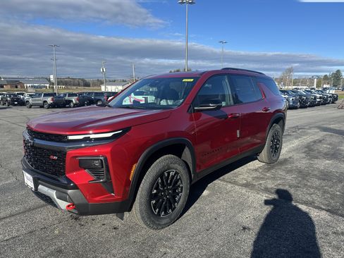 New 2026 Chevrolet Traverse Z71 w/ Enhanced Driving Package image 3