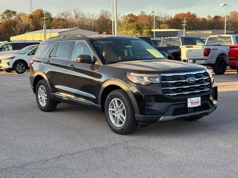 New 2026 Ford Explorer Active image 2