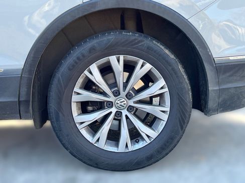 Used 2018 Volkswagen Tiguan SE image 6