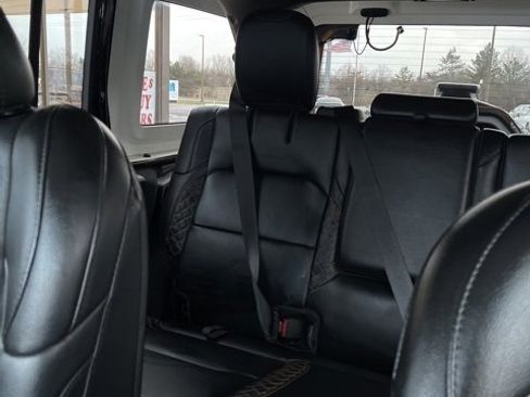 Used 2022 Jeep Wrangler Unlimited Sahara w/ Cold Weather Group image 14