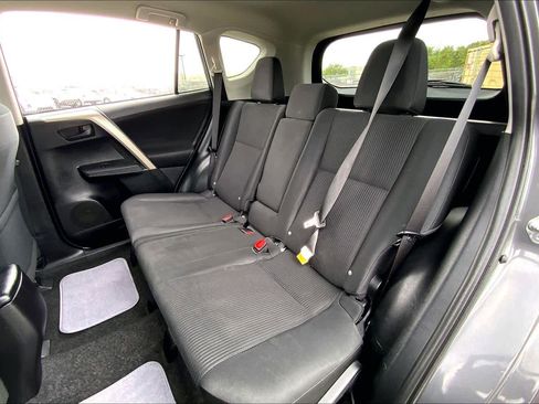Used 2014 Toyota RAV4 LE FWD image 20