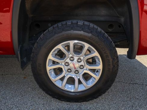 Used 2018 GMC Sierra 1500 SLE w/ SLE Value Package AWD/4WD image 30