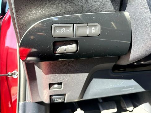 Used 2017 Toyota Prius Two image 19