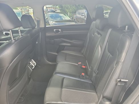Used 2023 Kia Sorento S w/ Panoramic Sunroof Package FWD image 10