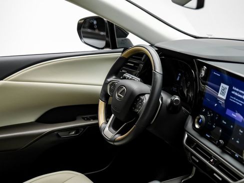 Used 2024 Lexus RX 350 Premium w/ Accessory Package (Z1) AWD/4WD image 19