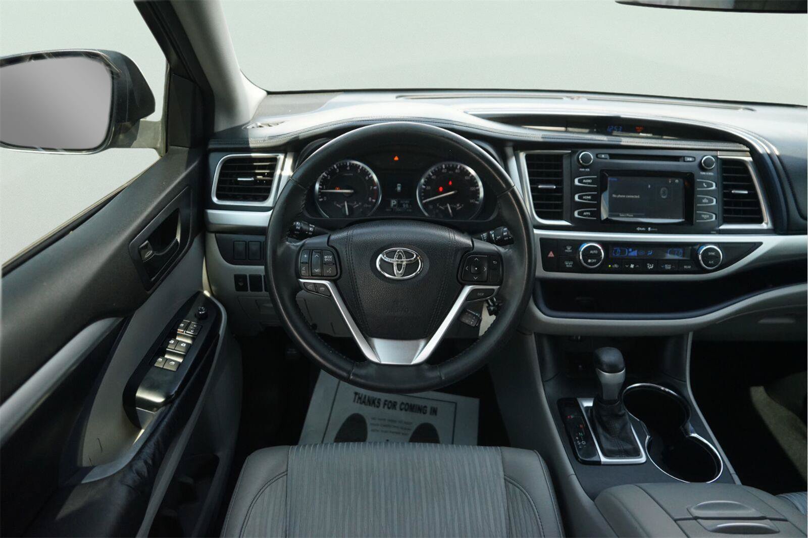 Used 2015 Toyota Highlander Plus FWD image 21