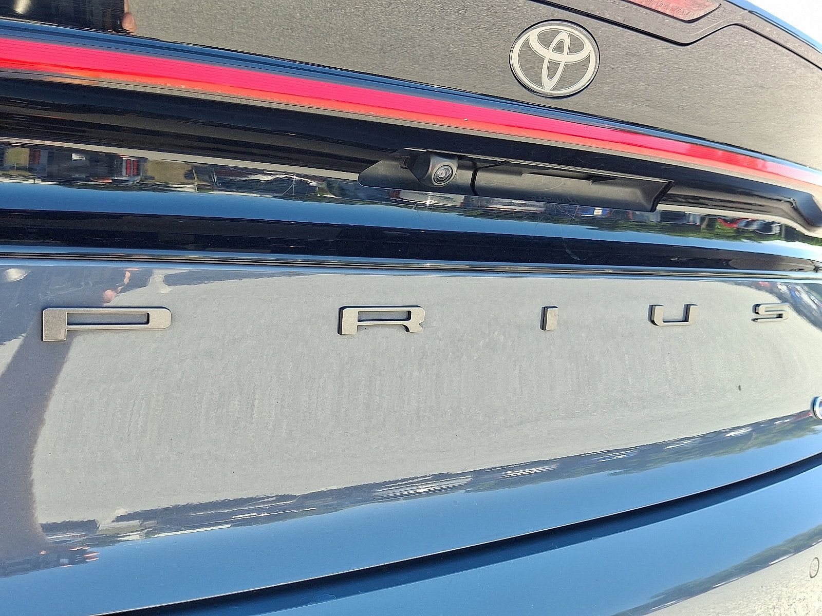 Used 2024 Toyota Prius LE FWD image 30