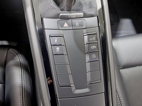 Used 2019 Porsche 718 Cayman S image 26