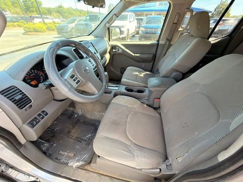 Used 2014 Nissan Frontier SV AWD/4WD image 6