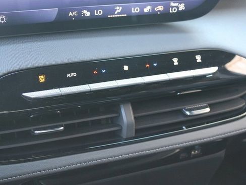 Used 2025 Buick Enclave Sport Touring image 27